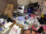  بالصور: الشرطة تعيث فساداً في أحد المحلات التجارية بمدينة اللد