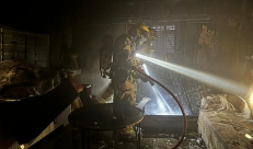 النقب: مصرع امرأة إثر حريق في منزل من الصفيح