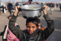 الإفراج عن شحنة الطحين الأمريكية لغزة بعد منع تسليمها لمدة شهر