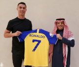 أول تعليق لرونالدو بعد انضمامه لنادي النصر السعودي