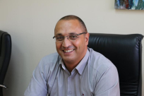  شاهد: رئيس لجنة الآباء "المشهراوي" يهنئ الطلاب والمعلمين بافتتاح السنة الدراسية الجديدة