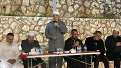 الشيخ رائد صلاح يقدم واجب العزاء لعائلة سطل في مدينة يافا