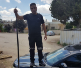  بالفيديو: احذروا الثعابين - العثور على ثعبان طوله أكثر من مترين في الرملة