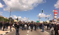  الآلاف يتظاهرون في أم الفحم ضد عنف الشرطة