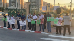  لليوم الثاني .. وقفة احتجاجية أمام مستشفى سوروكاً اسناداً للشيخ الباز