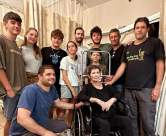 عاملونا بطريقة لطيفة ولبوا كل احتياجاتنا”…مسنة إسرائيلية تروي تفاصيل أسرهم في قطاع غزة