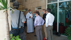  تسليم رسالة احتجاج الى السفير الفرنسي في البلاد 