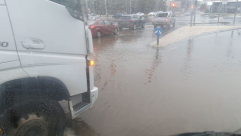 فيديو: أمطار متواصلة وخشية المواطنين من تكرار فيضان المياه داخل بيوتهم 