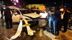 فيديو: اصابة 5 اشخاص بحادث طرق بين مركبتين وسط مدينة يافا 