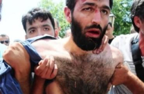 فيديو: مصلون أتراك يسيطرون على انتحاري حاول تفجير مسجد 