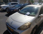  بالصور: بلدية اللد تحرر مخالفات سير للمصلين في مسجد دهمش