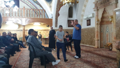 بالصور: لقاء لمعتمري مدينة يافا في مسجد المحمودية قبل انطلاقهم لأداء عمرة الربيع 