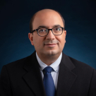 النائب سامي أبو شحادة يجري فحص كورونا مع جميع أفراد عائلته