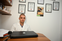  فيديو: مركز للطب المكمّل للحجامة وعلاج الآلام والبشرة 