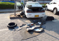  بالصور: الشرطة تُعيث فساداً في سيارة أحد المواطنين بيافا بحجة البحث عن ممنوعات