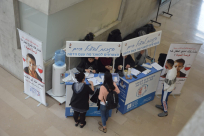 الكلية الأكاديمية بيافا تستضيف محطة لجمع العينات للطفل طه أبو دعابس