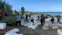 مشاركة واسعة في معسكر العمل في مقبرة الكازاخانة بمدينة يافا