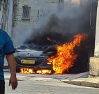 يافا: احتراق سيارة بالقرب من دوار الساعة بالمدينة