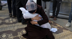 "عيد الأم" يأتي هذا العام محملًا بدماء أمهات غزة، ودموعهن!