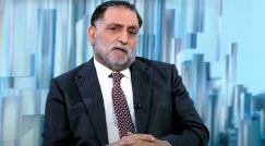 تقرير: عزمي بشارة يلعب دورا فعالا بالمفاوضات مع حماس حول الصفقة