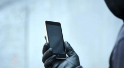 متوسط العمر لحيازة هاتف ذكي هو 6 سنوات و7 أشه