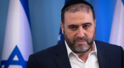 وزير الداخلية يسعى إلى طرح مشروع قانون "سحب الجنسية": 3 شخصيات عربية، في مركز القانون!