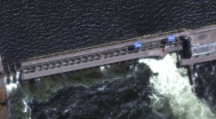 روسيا تفجر سد نوفا كاخوفكا في خيرسون والخشية من فيضانات ضخمة