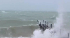 إعصار دوريان يقترب من فلوريدا ويسبب دمارا واسعا بالباهاما