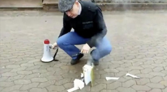 بعد السويد .. تمزيق القرآن الكريم في هولندا