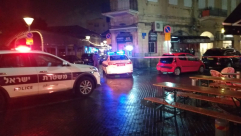 يافا: شخص يُهدد الانتحار عبر القاء نفسه من فوق أحد المباني بالمدينة