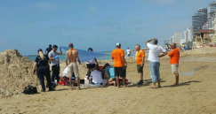  مصرع شخص اثر تعرضه للغرق على شاطئ رويال بيتش بتل ابيب 