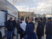 بالصور: عودة فوج جديد من معتمري مدينة اللد إلى ديارهم بسلام