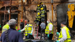 صور: مصرع "عزام السيوري" وزوجته "تحرير سعد" من الخليل بحريق مبنى بيافا