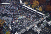 مليون متظاهر كوري جنوبي يطالبون برحيل رئيستهم