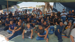 فيديو: صلاة جمعة حاشدة تضامناً مع عائلة أبو كشك المهددة بالاخلاء في قرية دهمش