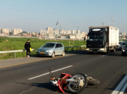  بالصور: اصابة متوسطة لراكب دراجة نارية بحادث طرق بين اللد والرملة 