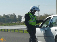 الشرطة: في حال قررت السير بالمسلك اليسار ببطء فأنت معرض للمخالفة مالياً وبنقاط