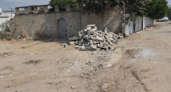 اللد: بعد النشر في يافا 48 - ازالة جدار آيل للانهيار بالمدينة