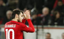 شاهد: تصرف لاعب تركي مسلم بألمانيا يثير إعجاب الملايين