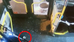 الشرطة تنوي تقديم لائحة اتهام بحق 3 قاصرين من يافا بشبهة القاء حجارة تجاه حافلات