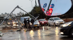  يافا: سقوط اشارة مرور على مركبة دون تسجيل اصابات