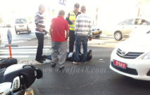 بالصور: إصابة متوسطة لراكب دراجة نارية بحادث طرق ذاتي وسط مدينة يافا