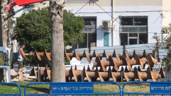  فيديو: بعد ترك العمال لأماكنهم - خروج آليات الحفر الضخمة من أرض مقبرة الاسعاف