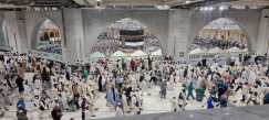 حجاج البلاد يصلون مكة المكرمة ويستعدون لتأدية مناسك الحج