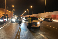 بالصور: إصابة خطرة لعابر سبيل بحادث دهس بمفرق فولفسون بيافا