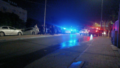 شهود عيان: مستوطنون يشهرون السلاح بوجه الأهالي في اللد 