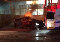 كفرقاسم: اصابة شخصين بجراح خطرة بعد انفجار سيارة 