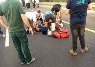 مقتل سائق شاحنة من قلنسوة دهسته سيّارة في شارع 6