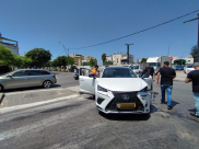  اللد: اصابة طفيفة لسيدة بحادث طرق بين مركبتين