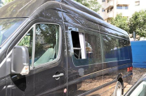 الشرطة: اعتقال مشتبه باقتحام سيارة نقل مسافرين وسرقة أموال في الرملة